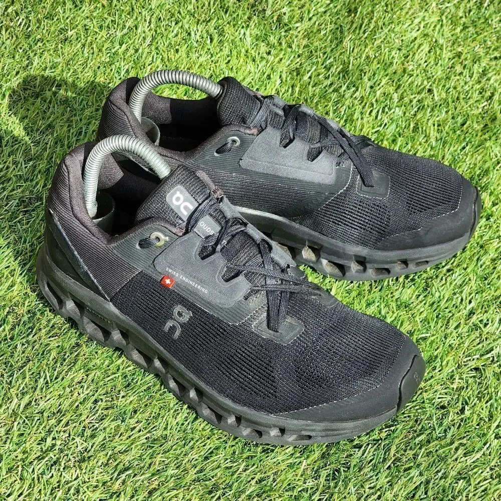 ON CLOUDSTRATUS - Womens Sneakers - SIZE 8.5